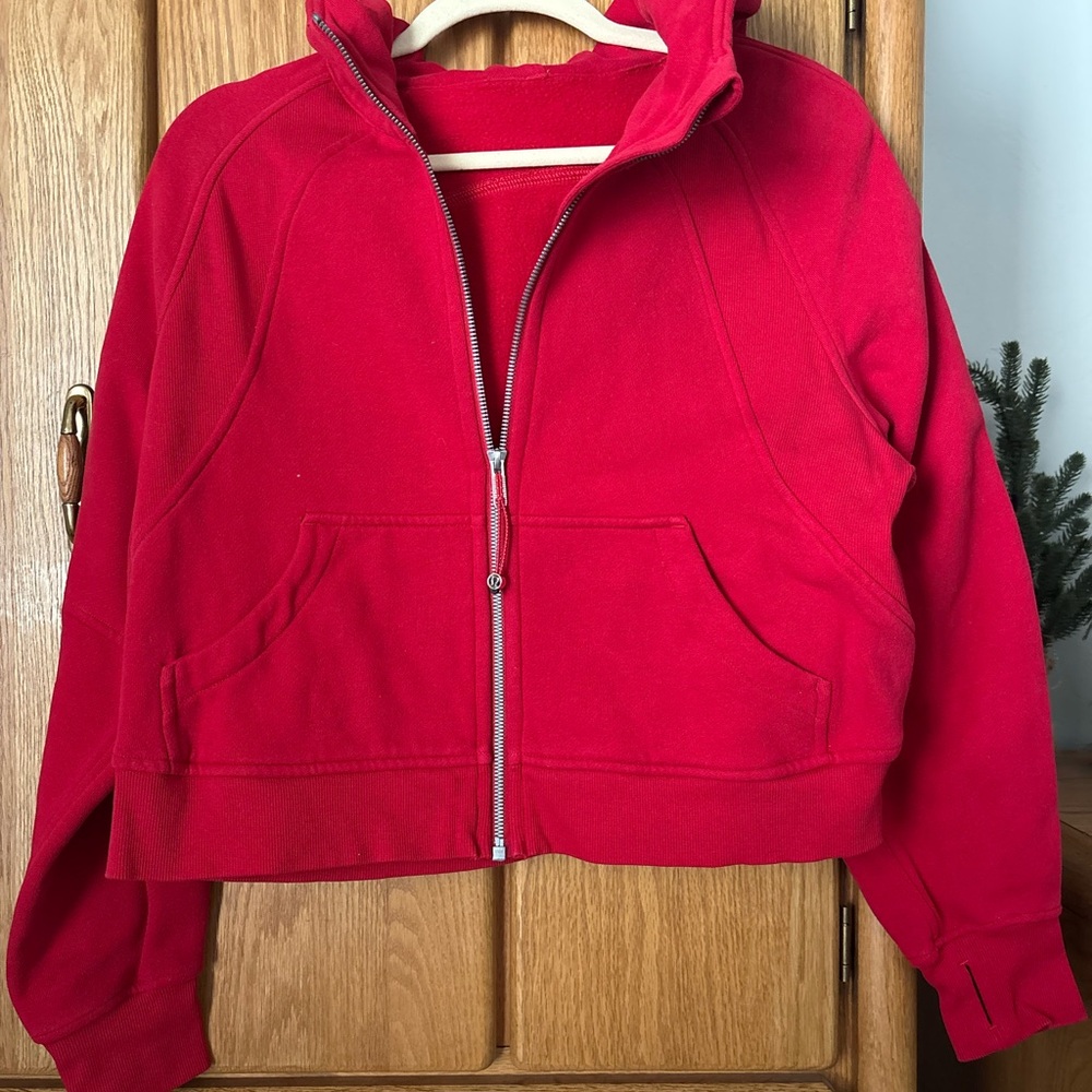 Lululemon sweatshirt